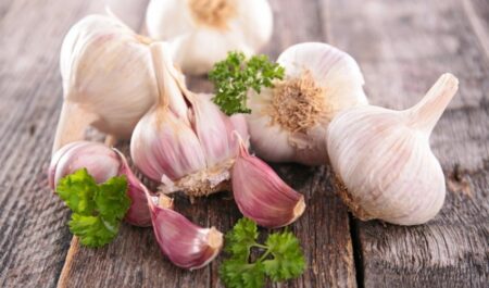 the health benefit of garlic - raw garlic