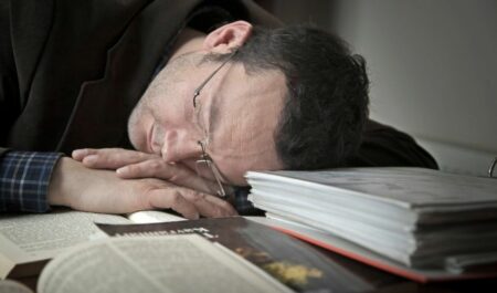 How Long Does It Take To Fall Asleep - reading and fall asleep