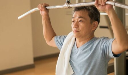 Flabby Arm Exercises For Seniors - lat pulldown for senior