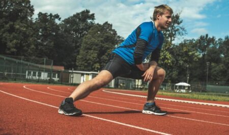 Stretches To Do Before Running - Side Lunge