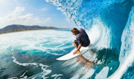 Surfing Tips For Beginners - riding a wave